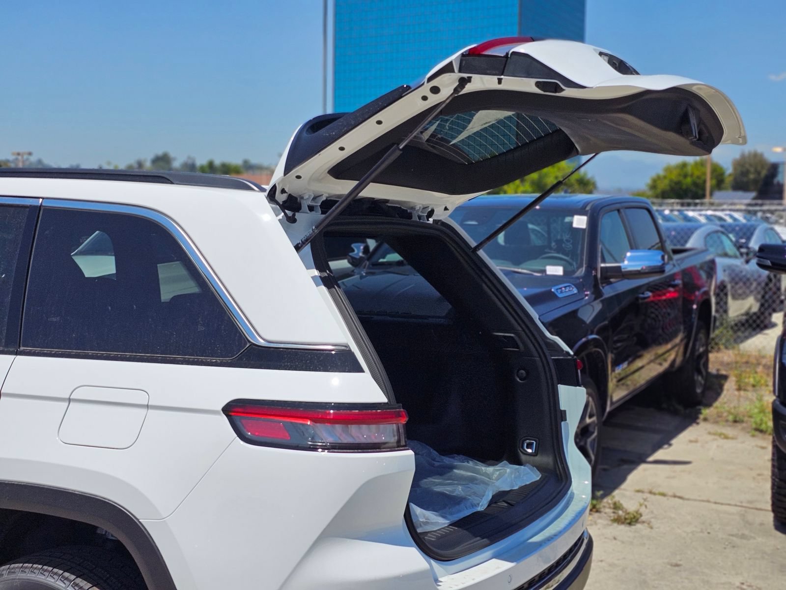 New 2026 Jeep Grand Cherokee Laredo RWD image 8