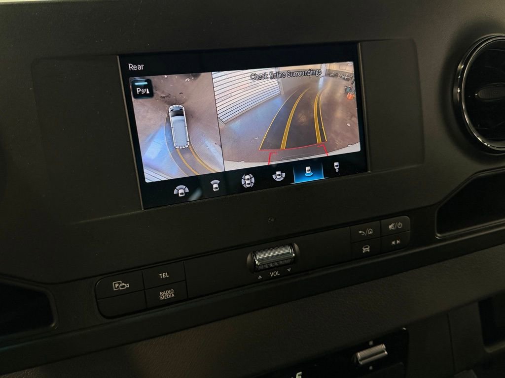 Used 2024 Mercedes-Benz Sprinter 2500 image 17