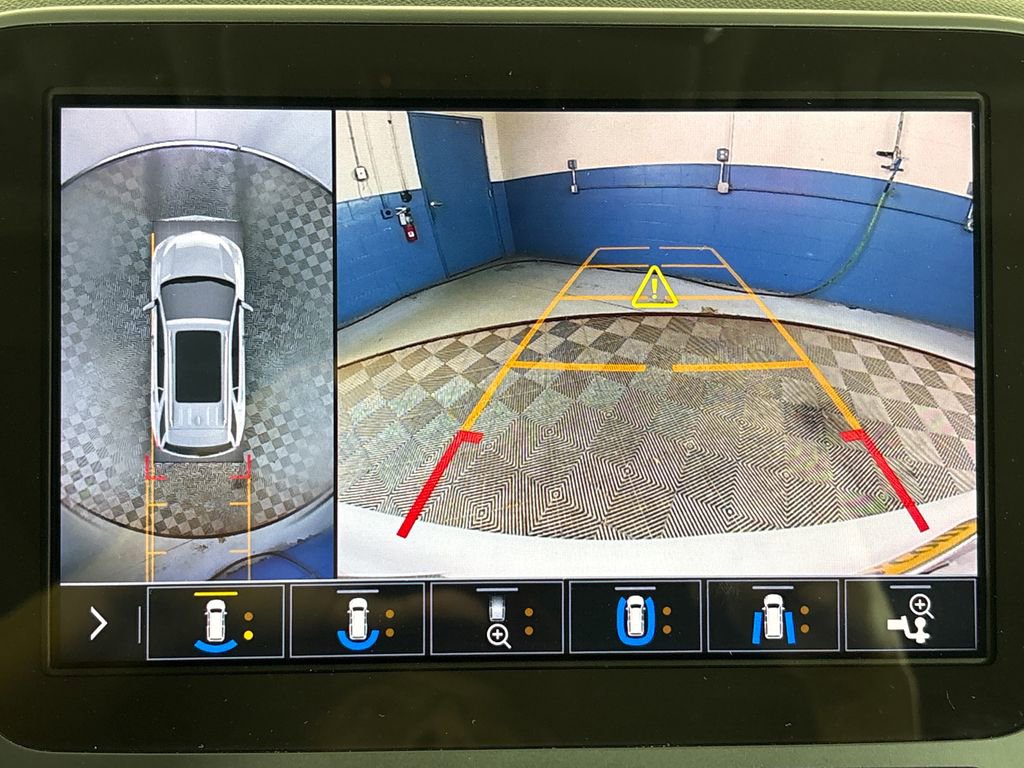 Used 2021 Chevrolet Equinox Premier FWD image 25