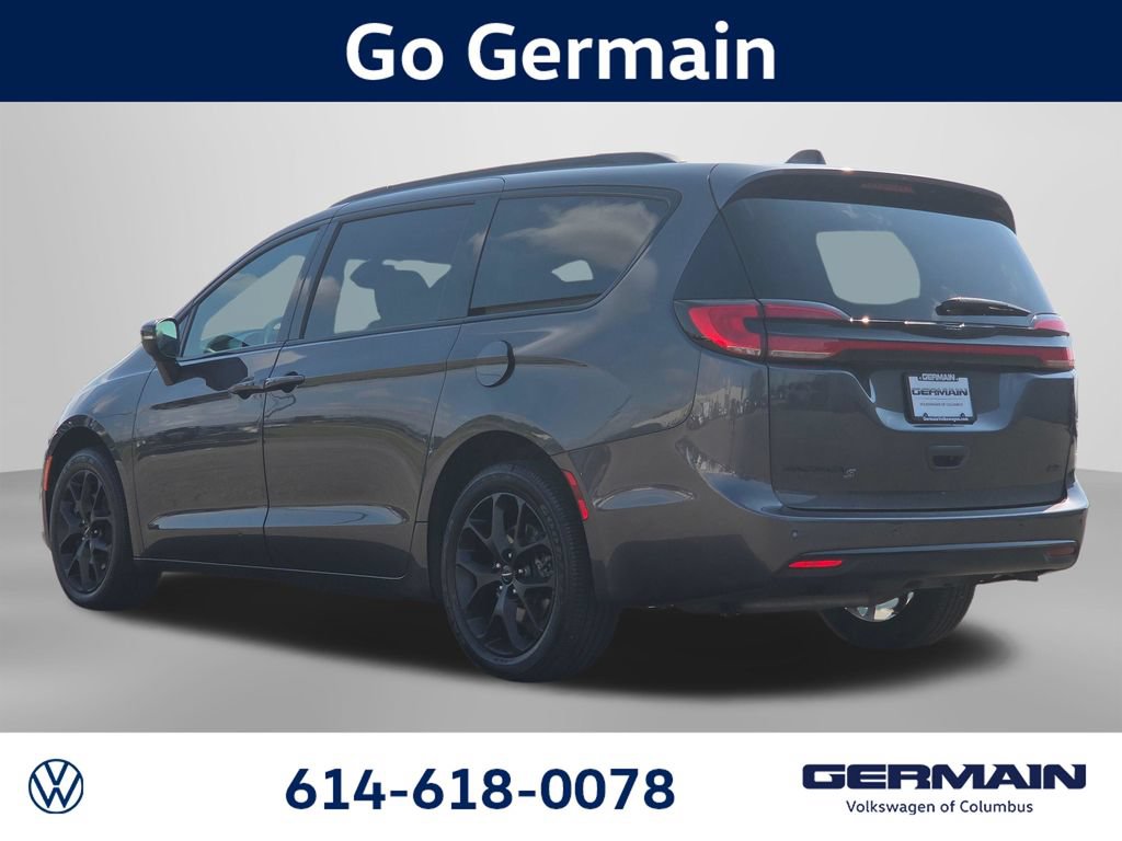 Used 2023 Chrysler Pacifica Touring-L w/ S Appearance Package AWD/4WD image 10