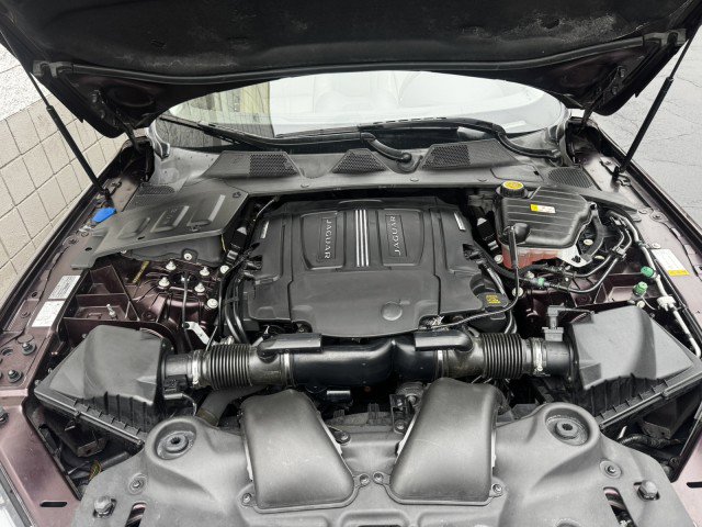 Used 2016 Jaguar XJ R-Sport RWD image 5