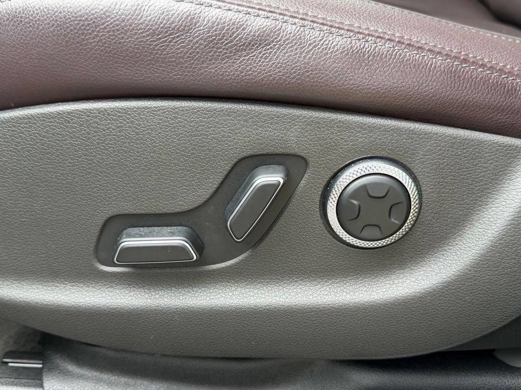Used 2023 Genesis GV70 2.5T w/ Advanced Package AWD/4WD image 22