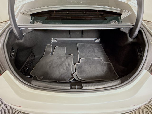 Used 2023 Mercedes-Benz C 300 Sedan image 25