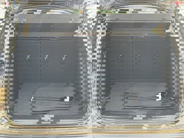 Used 2024 Chevrolet Trax LT w/ Sunroof Package FWD image 33