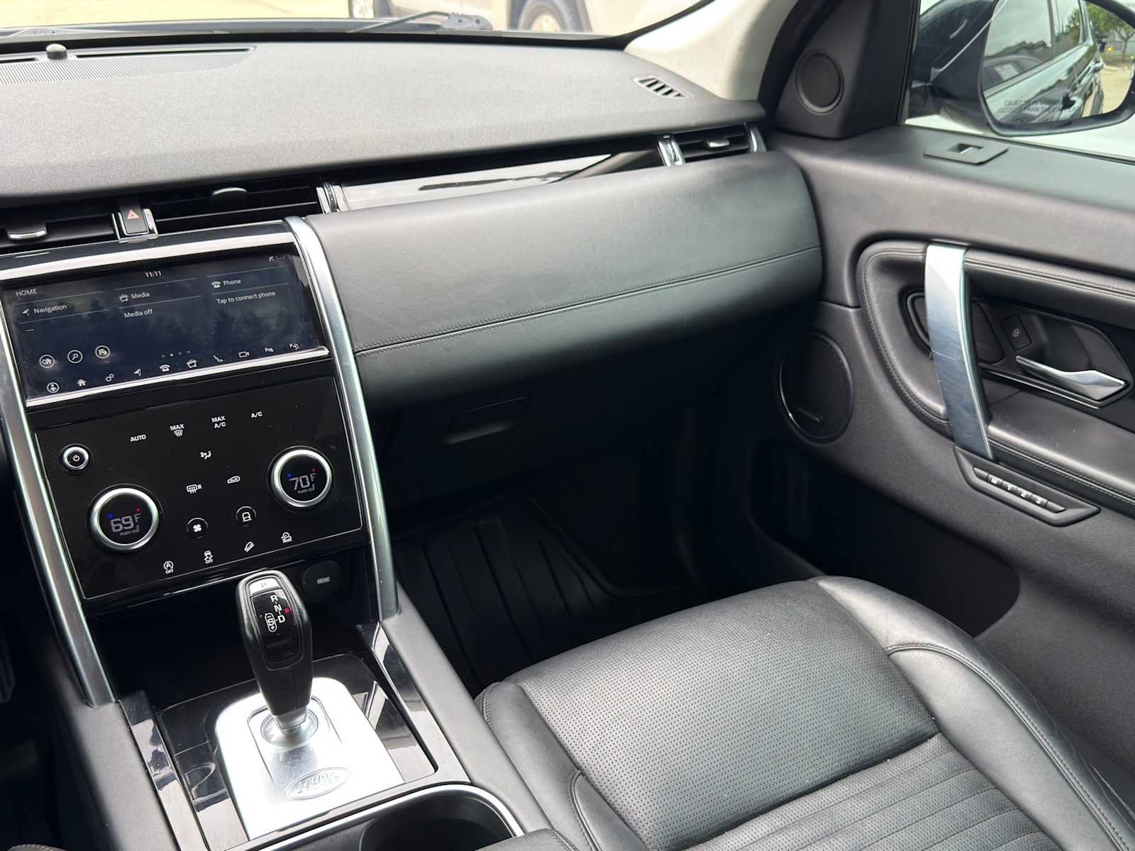 Used 2020 Land Rover Discovery Sport SE AWD/4WD image 23