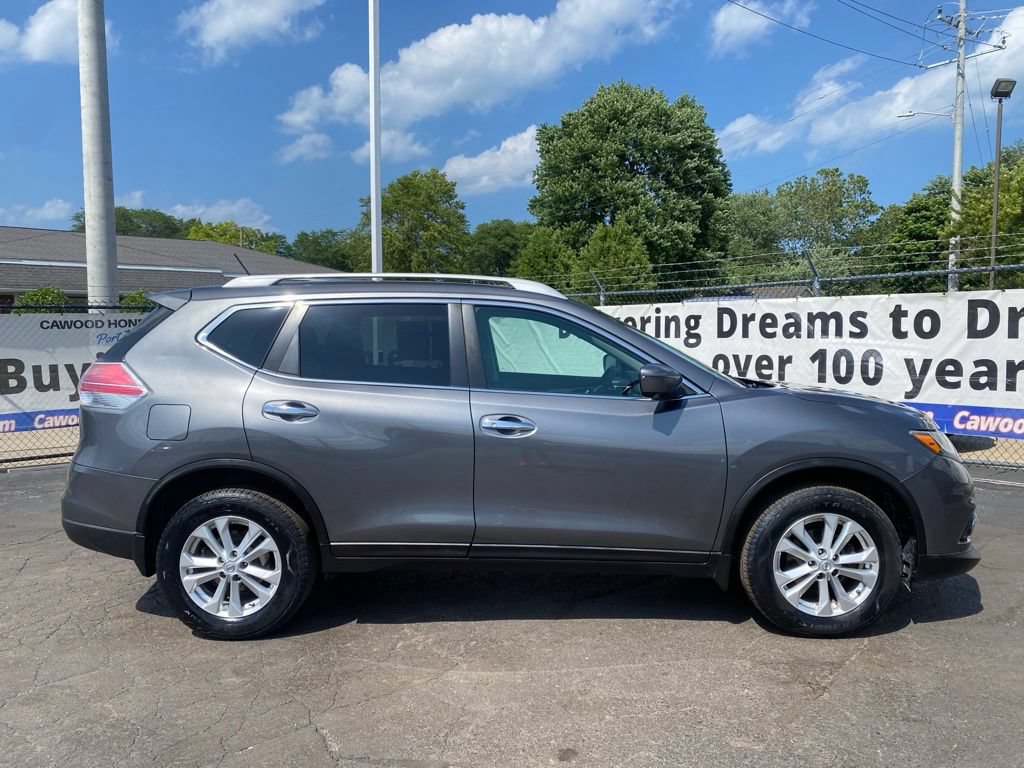 Used 2016 Nissan Rogue SV AWD/4WD image 2
