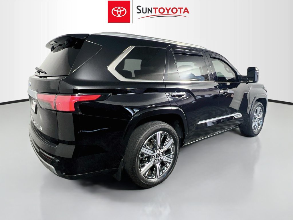 Used 2023 Toyota Sequoia Capstone RWD image 4