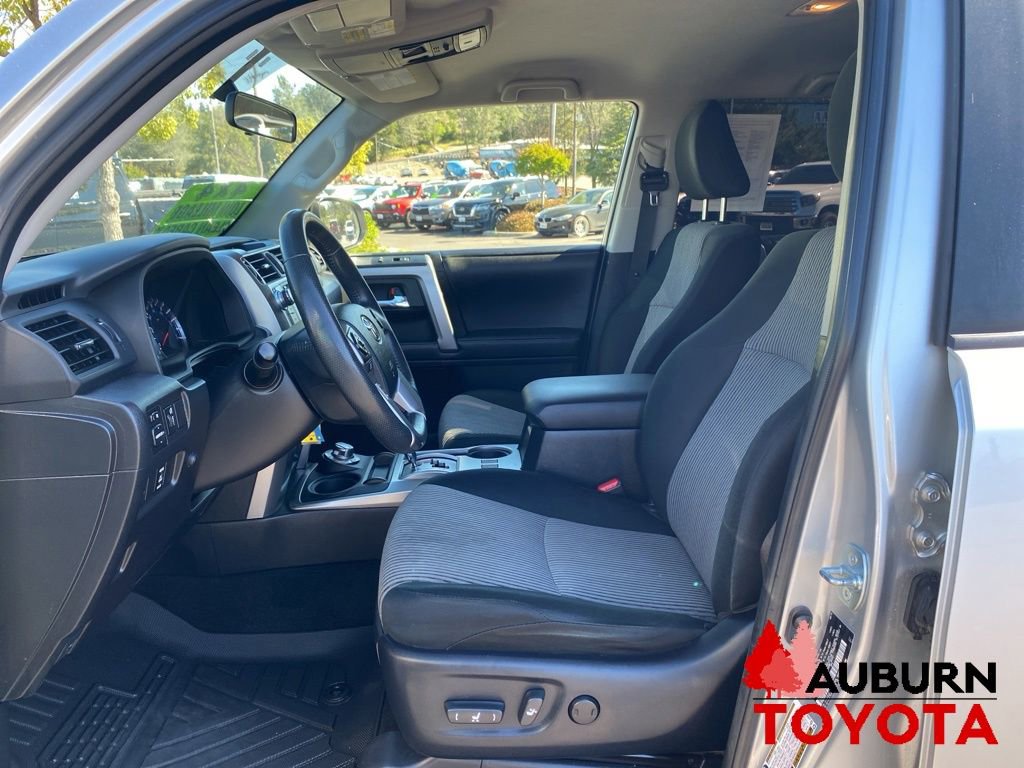 Used 2016 Toyota 4Runner SR5 AWD/4WD image 28