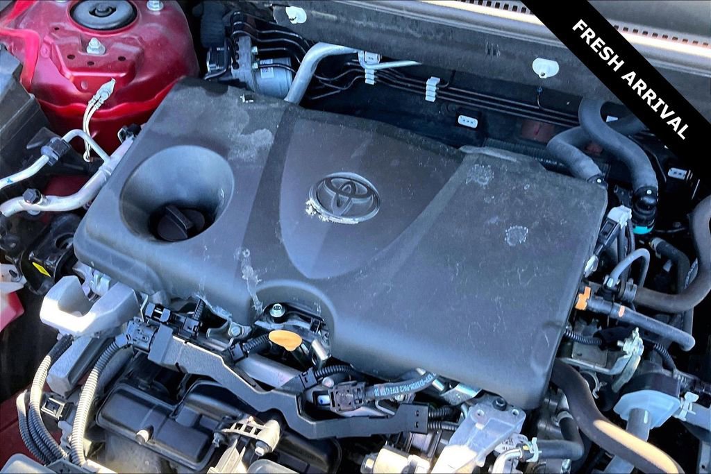 Used 2021 Toyota RAV4 XLE image 29