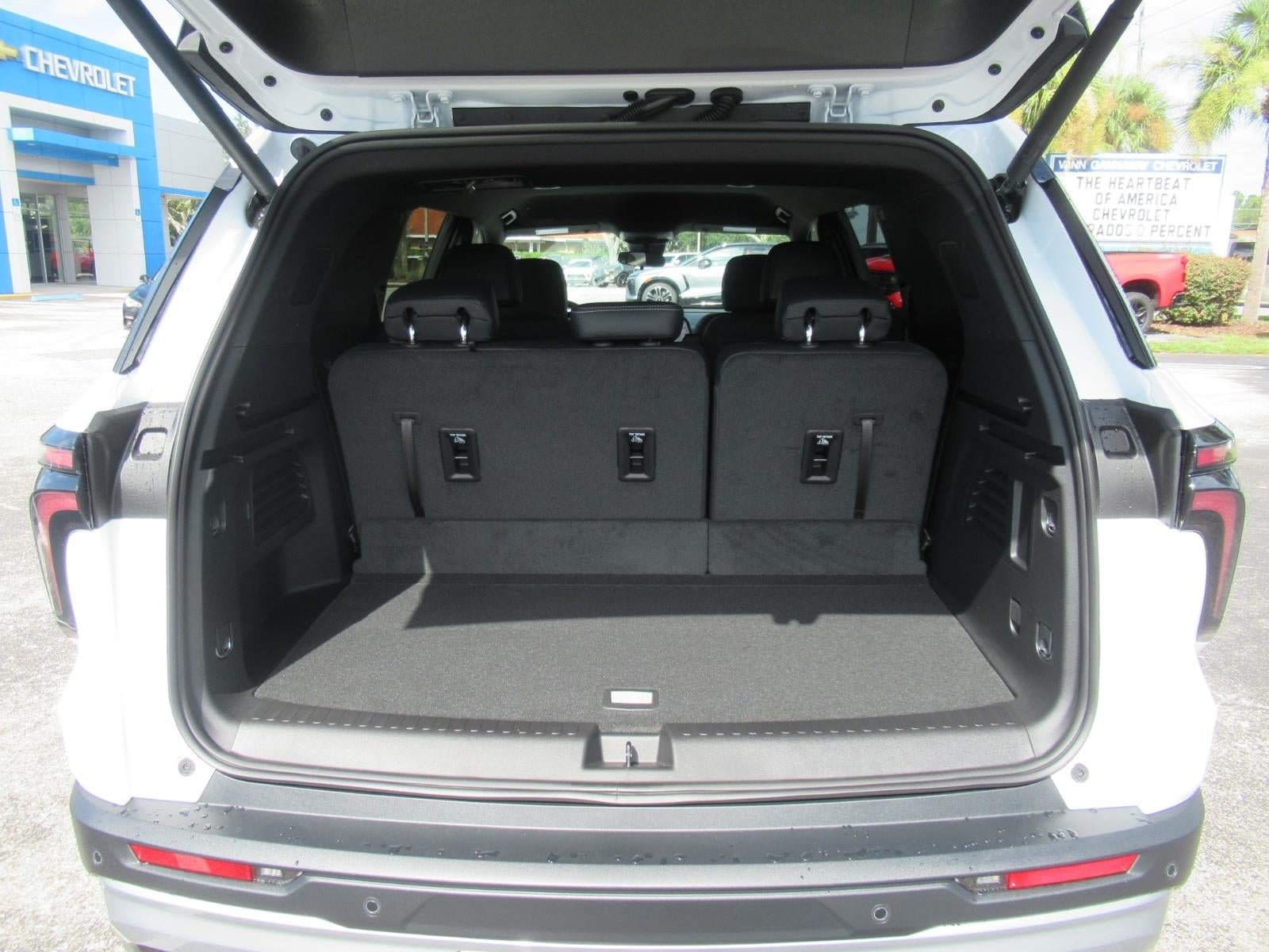 New 2027 Chevrolet Traverse LT FWD image 36