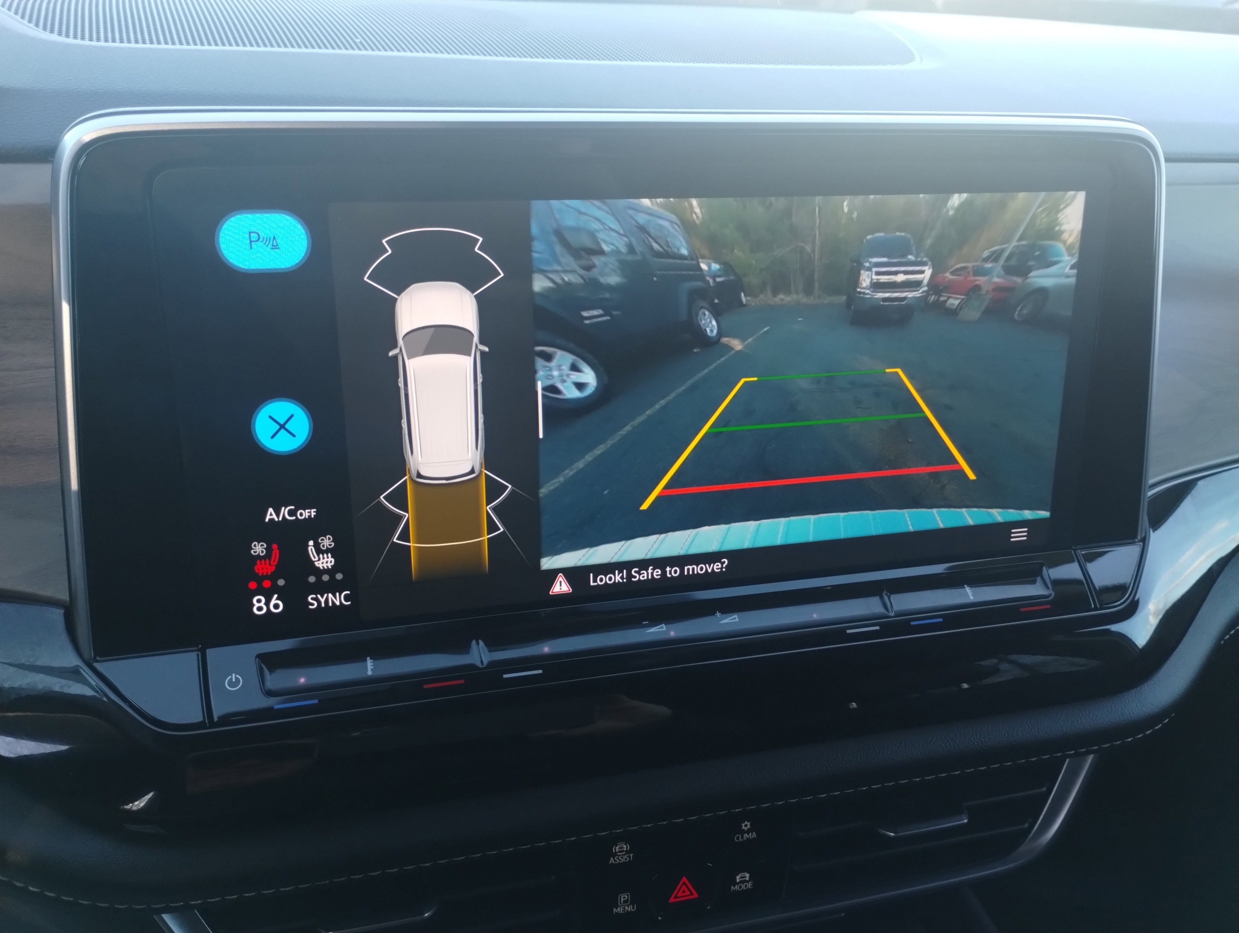 Used 2024 Volkswagen Atlas SE image 23