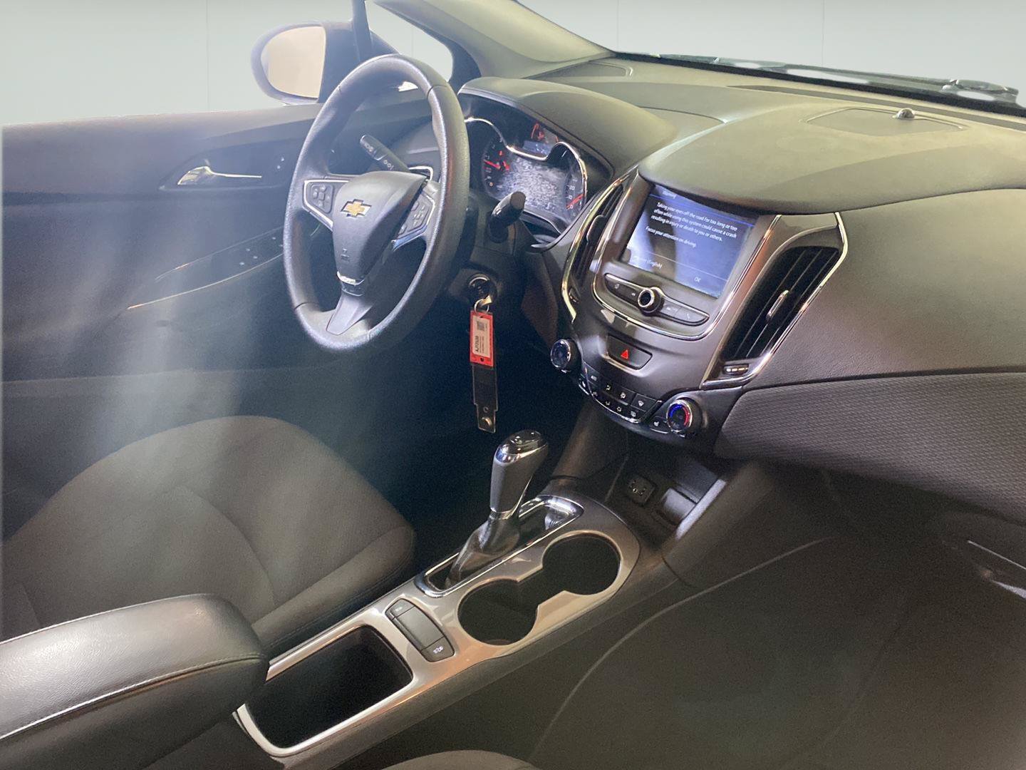 Used 2019 Chevrolet Cruze LT FWD image 33