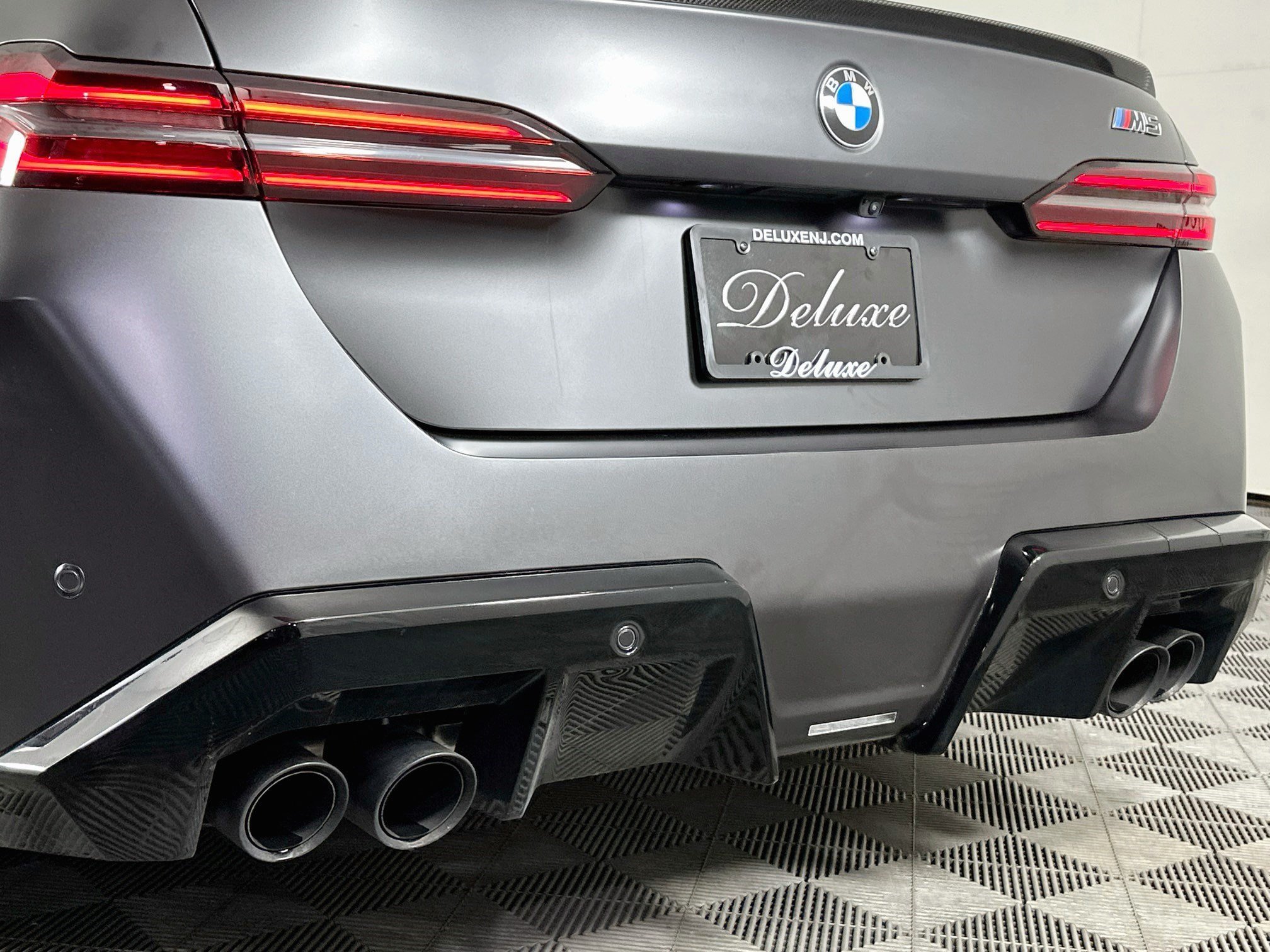 Used 2025 BMW M5 w/ Carbon Package AWD/4WD image 25