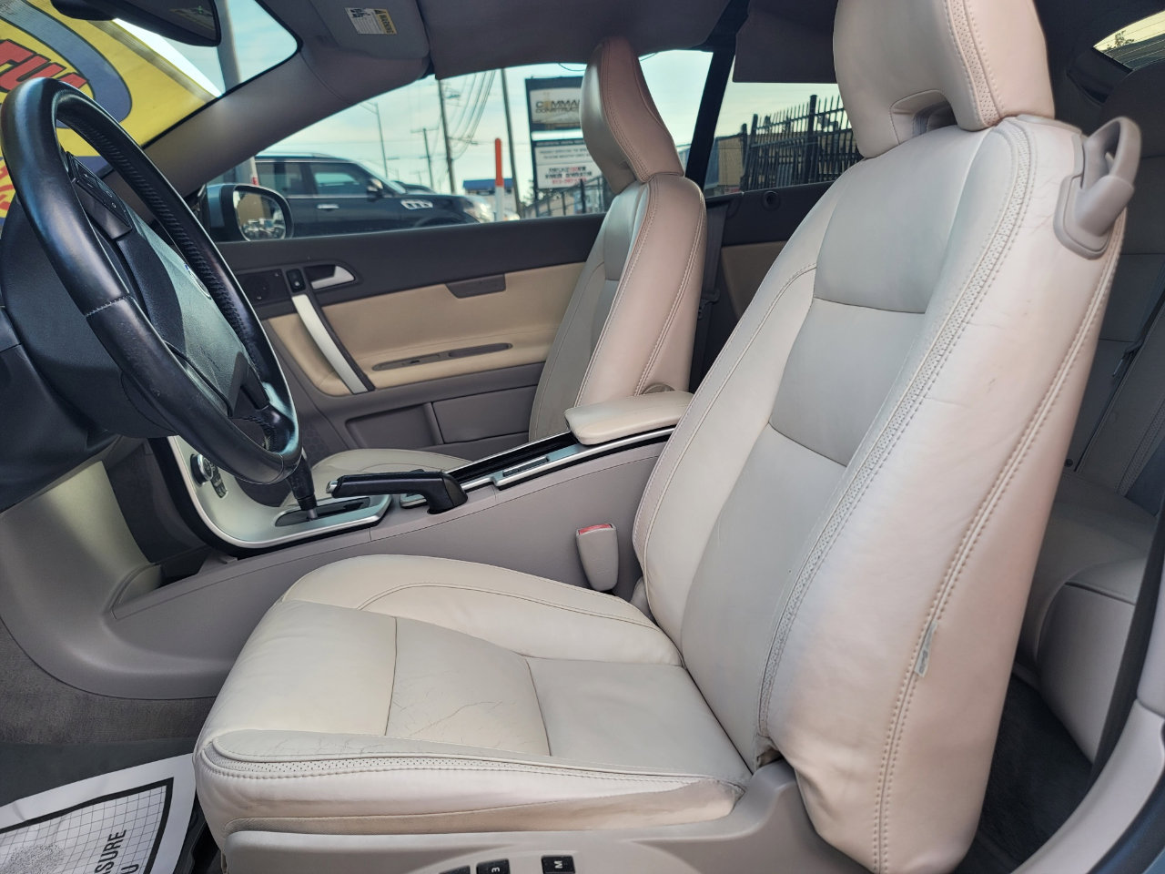 Used 2011 Volvo C70 T5 w/ Convenience Pkg image 9