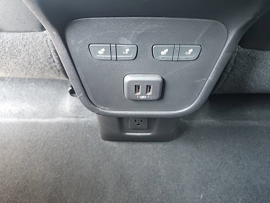 Used 2023 Chevrolet Equinox Premier AWD/4WD image 27