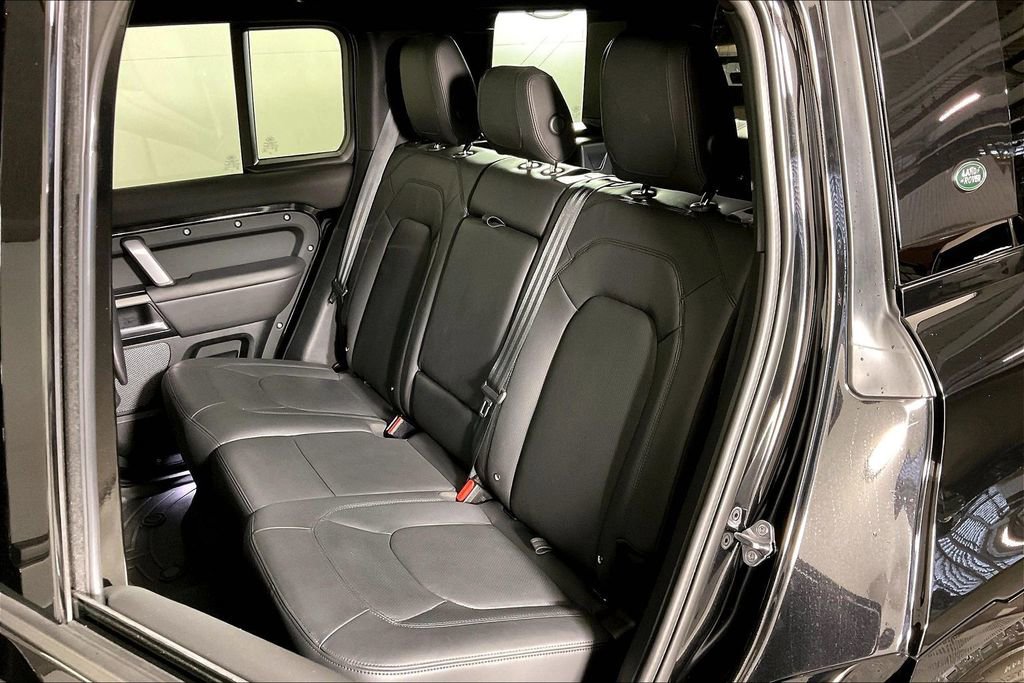 Used 2024 Land Rover Defender 110 V8 image 25