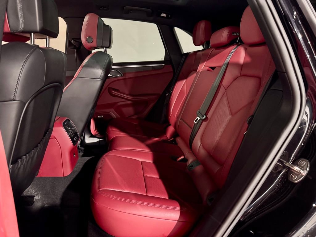 Used 2023 Porsche Macan GTS w/ Premium Package Plus image 29