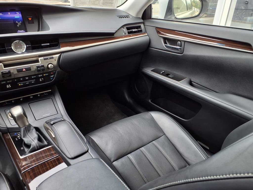 Used 2017 Lexus ES 350 w/ Luxury Package FWD image 20