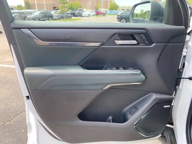 Used 2024 GMC Acadia AT4 w/ Luxury Package AWD/4WD image 21
