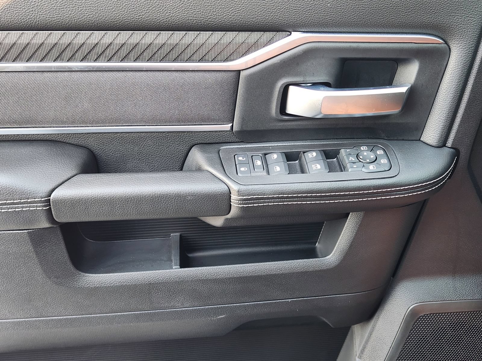 New 2027 RAM 3500 Big Horn AWD/4WD image 21