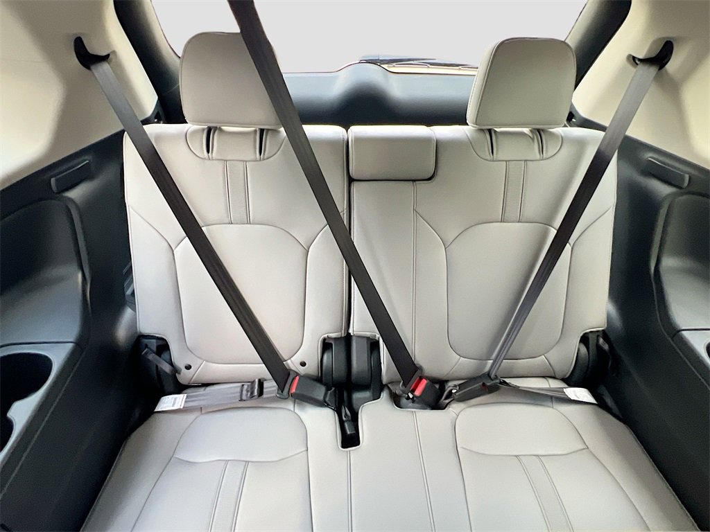 Used 2025 Honda Pilot EX-L image 27