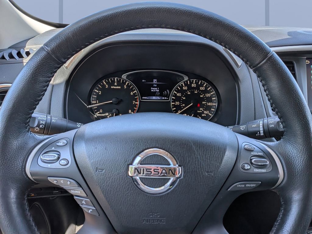 Used 2020 Nissan Pathfinder SV FWD image 31
