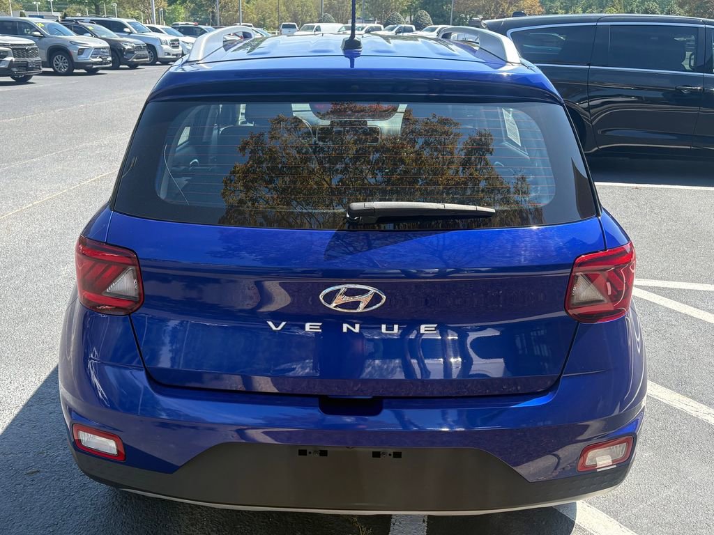 Used 2023 Hyundai Venue SEL w/ Cargo Package FWD image 14