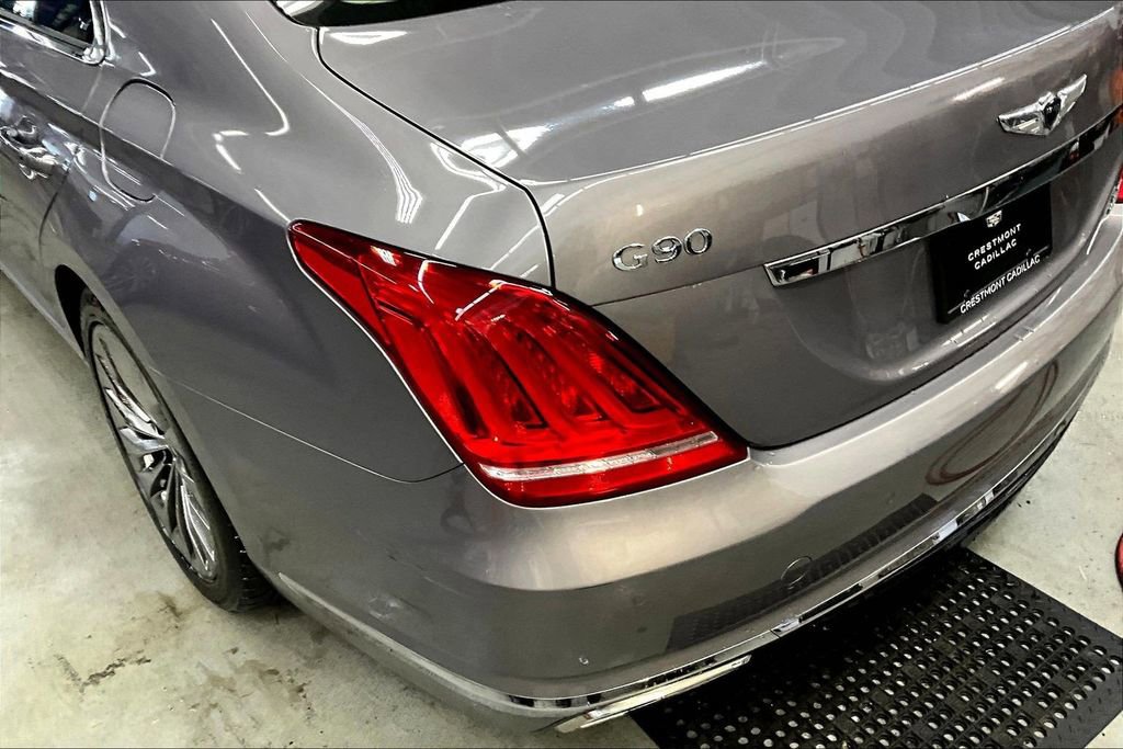 Used 2018 Genesis G90 3.3T Premium image 23