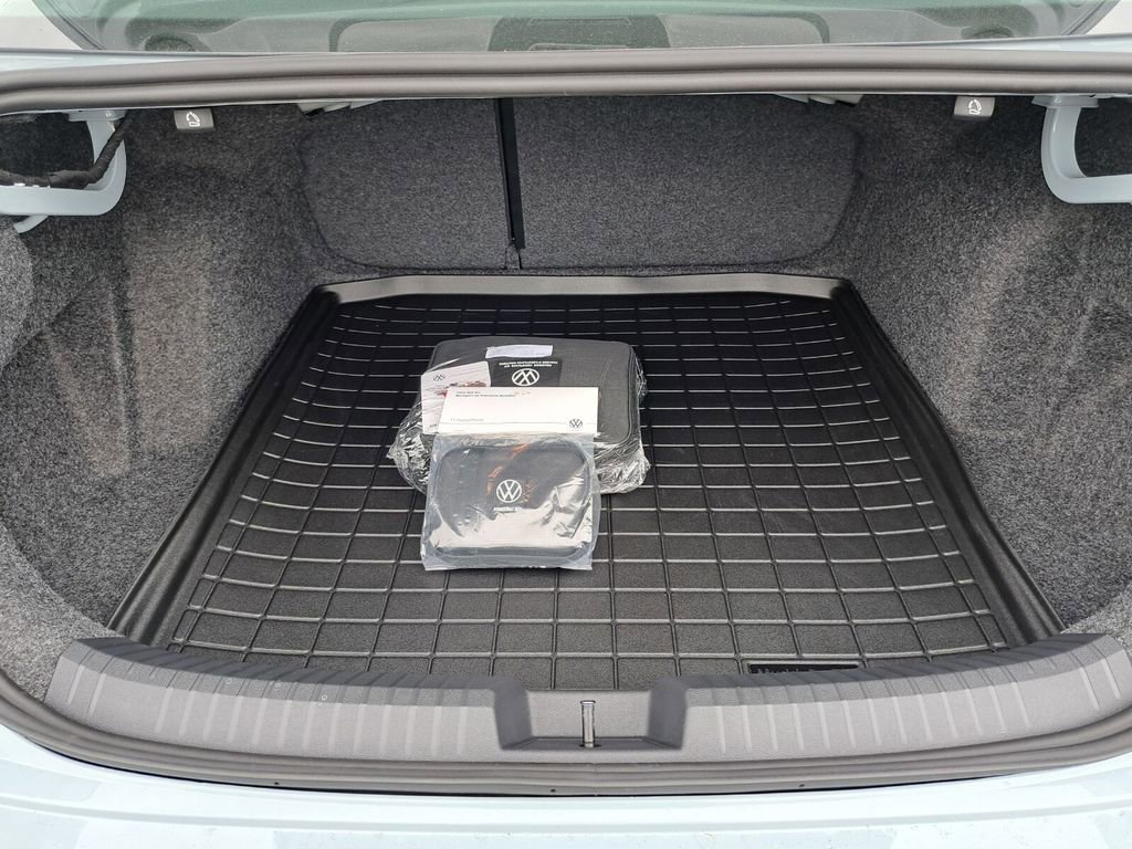 New 2026 Volkswagen Jetta SE image 31