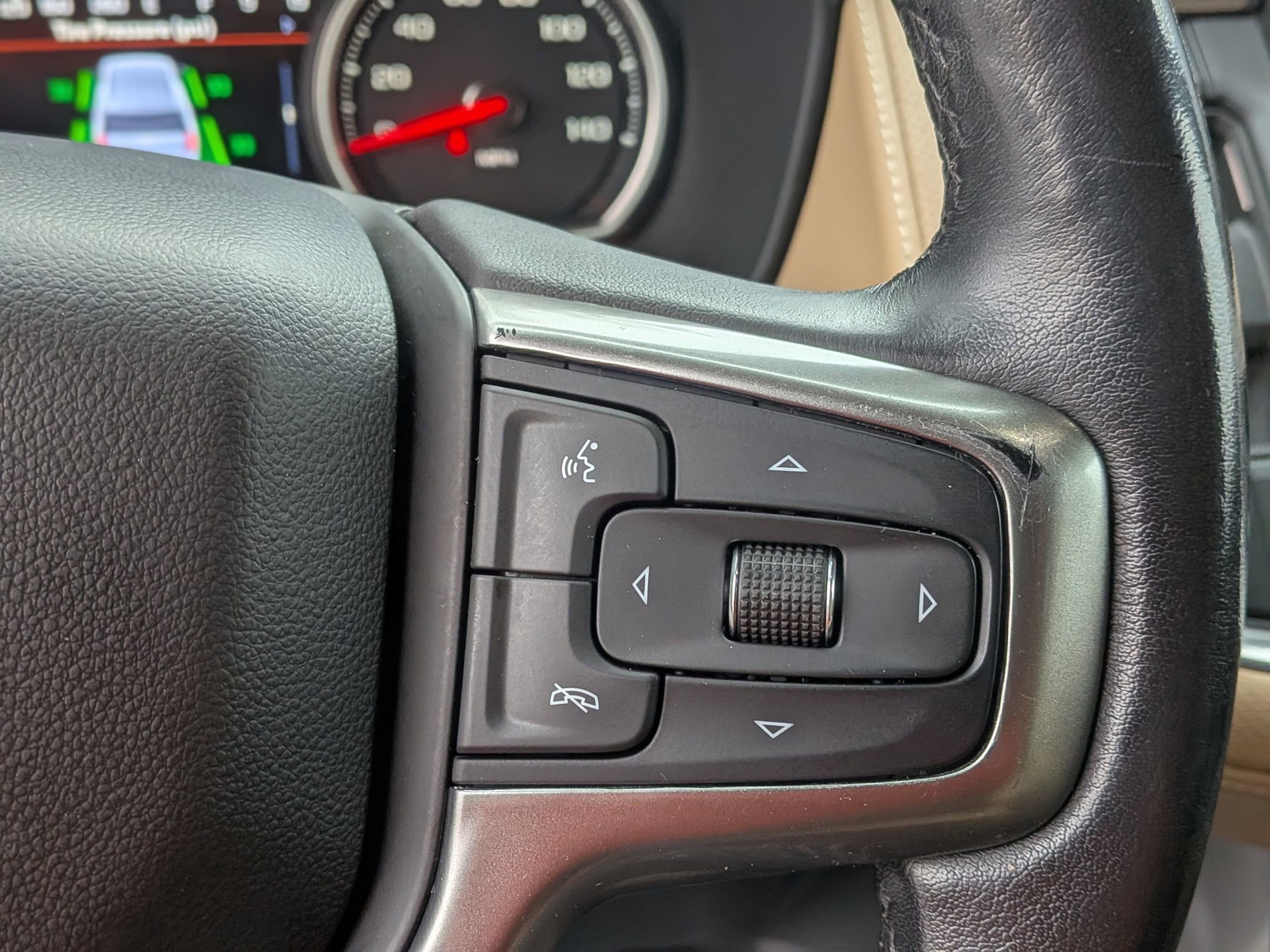 Used 2021 Chevrolet Suburban Premier image 22