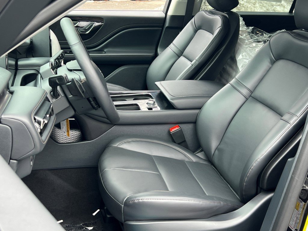 New 2026 Lincoln Aviator 2WD image 14