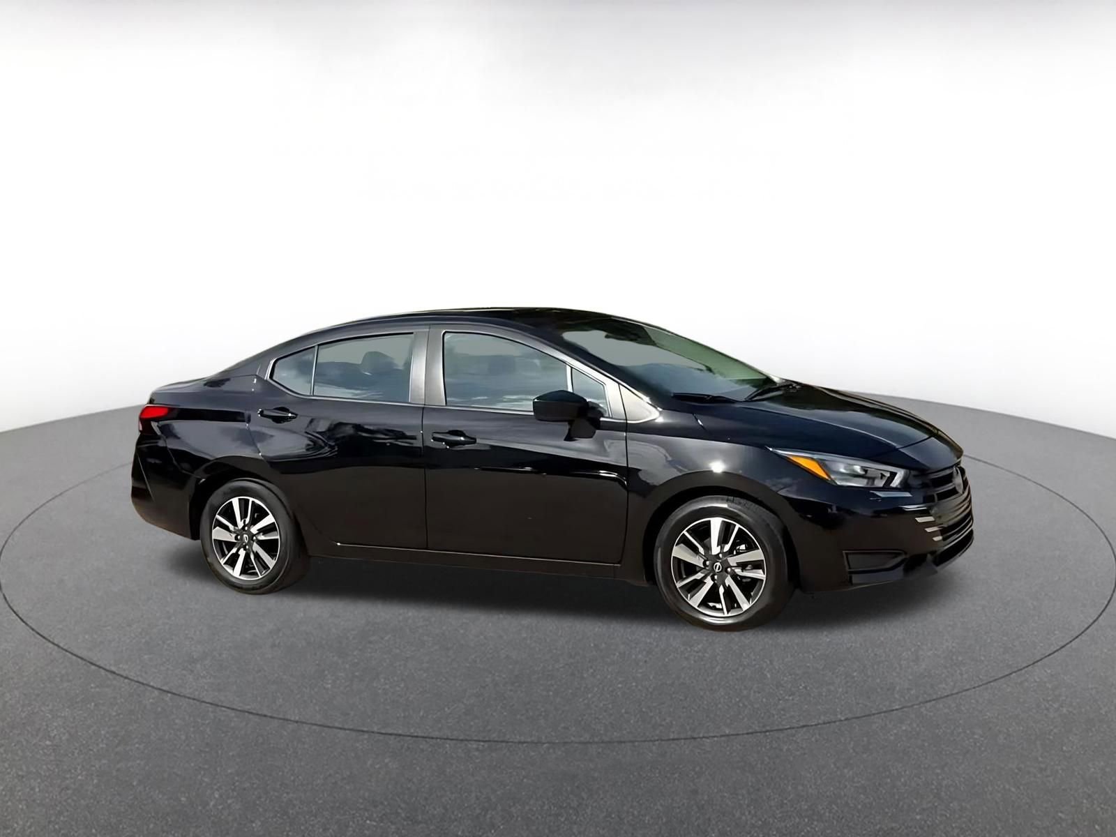 Used 2025 Nissan Versa SV FWD image 2