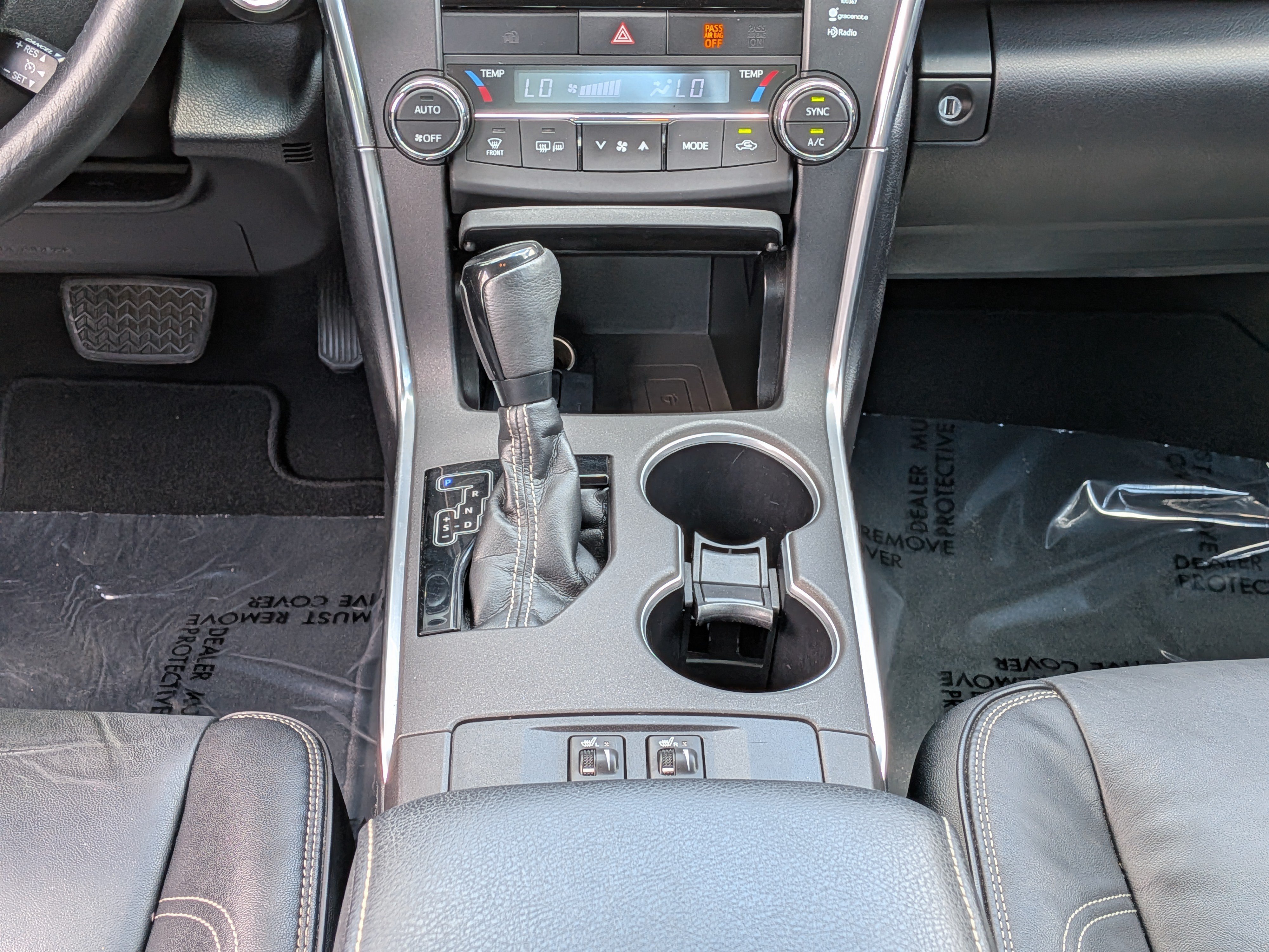 Used 2015 Toyota Camry XLE w/ Moonroof Package FWD image 18