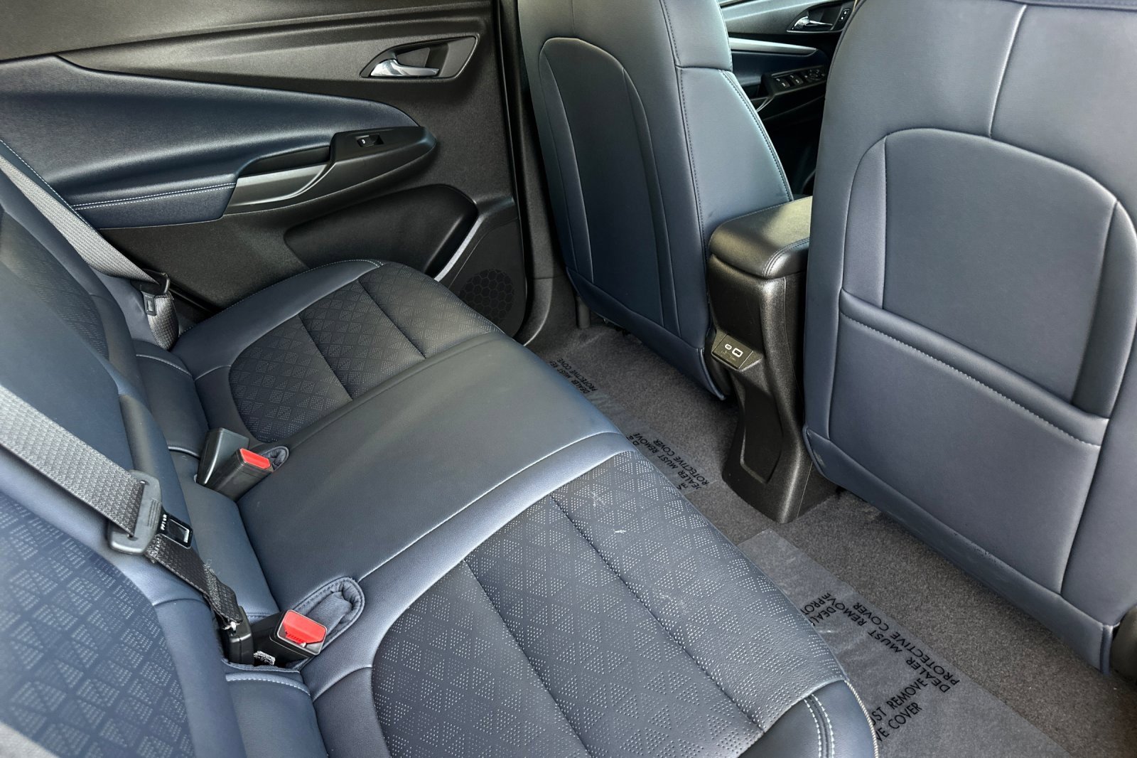 Certified 2022 Chevrolet Bolt EUV LT w/ Convenience Package image 19