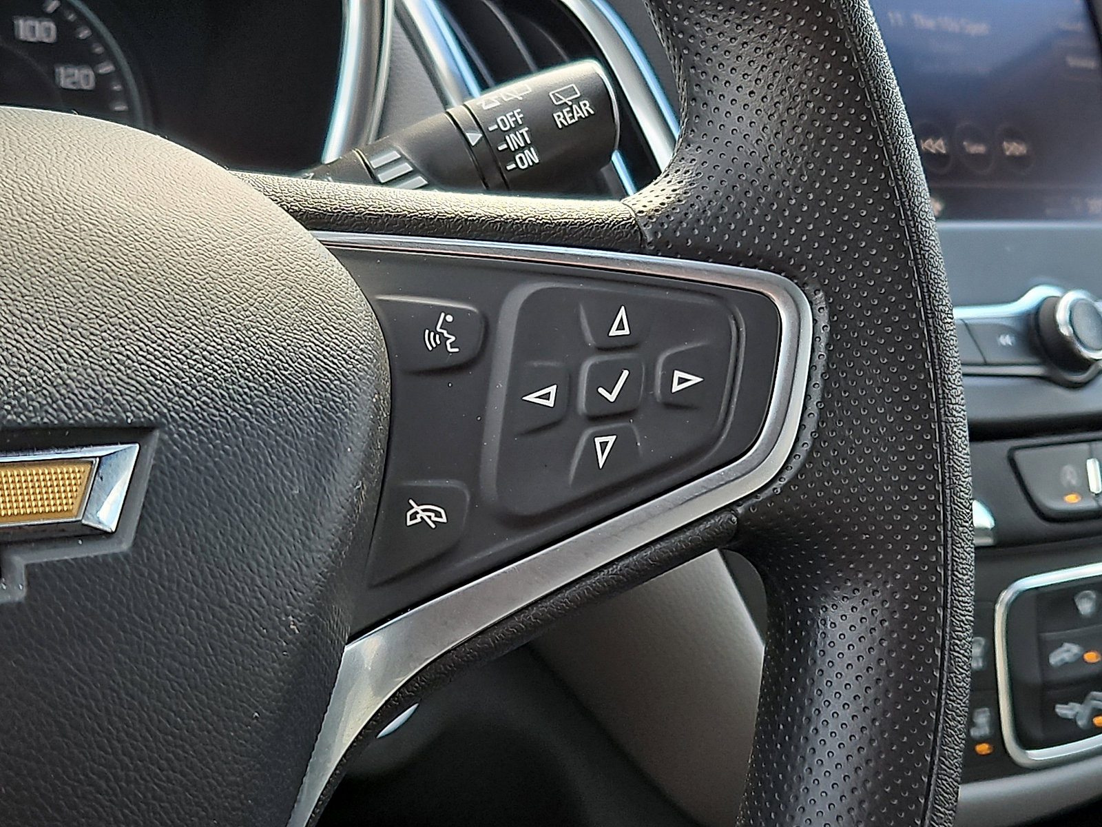 Used 2023 Chevrolet Equinox LS w/ LS Convenience Package image 21