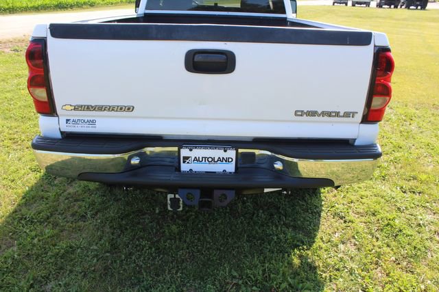 Used 2004 Chevrolet Silverado 2500 LS w/ Heavy-Duty Power Package image 8