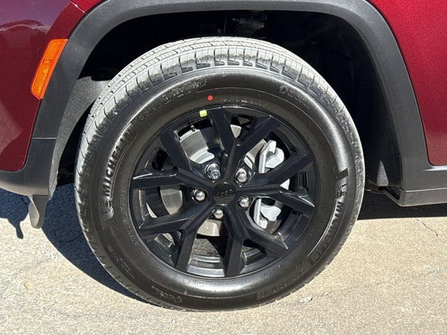 New 2026 Jeep Grand Cherokee Altitude AWD/4WD image 12