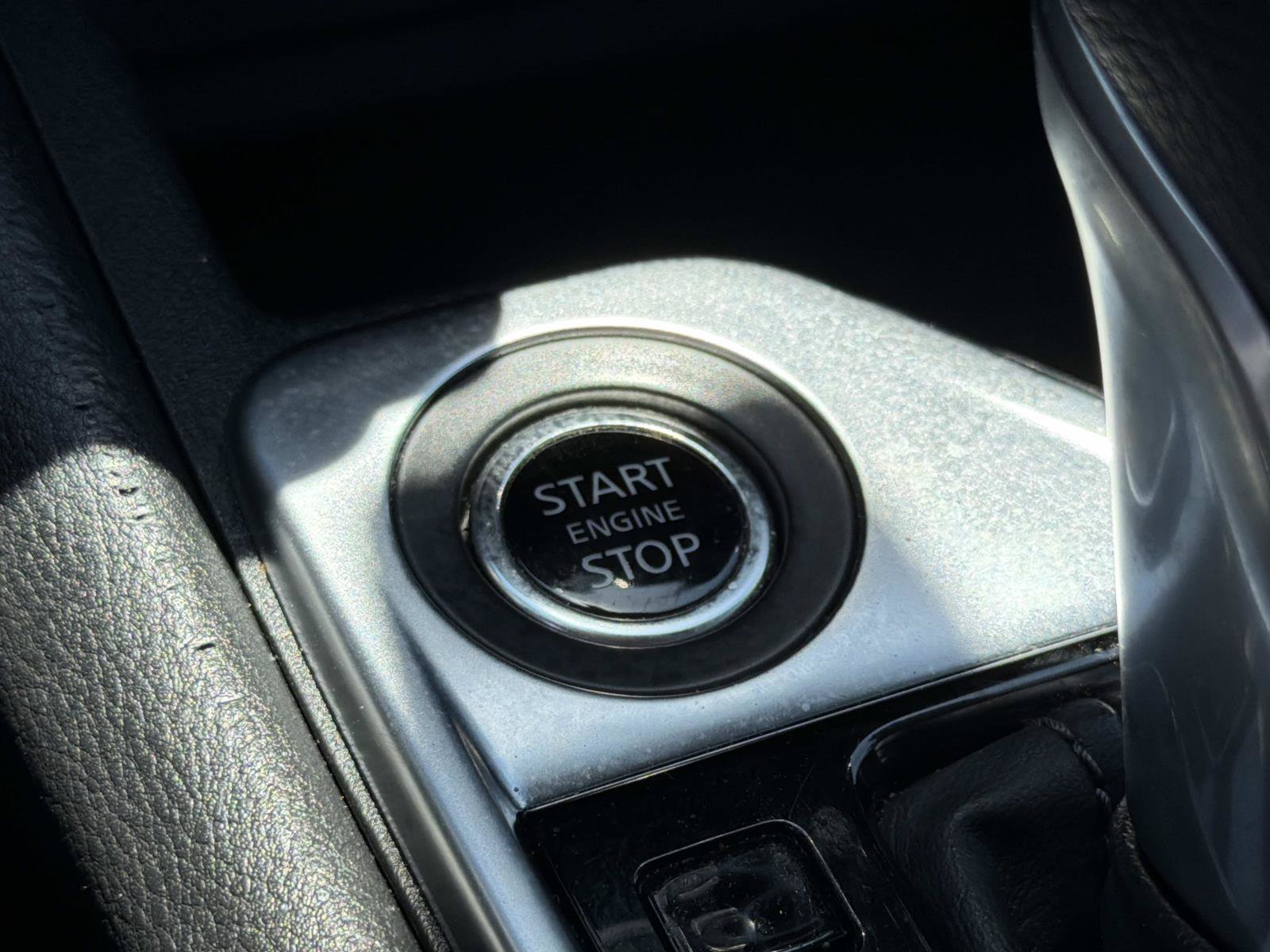 Used 2024 Nissan Sentra SV FWD image 15