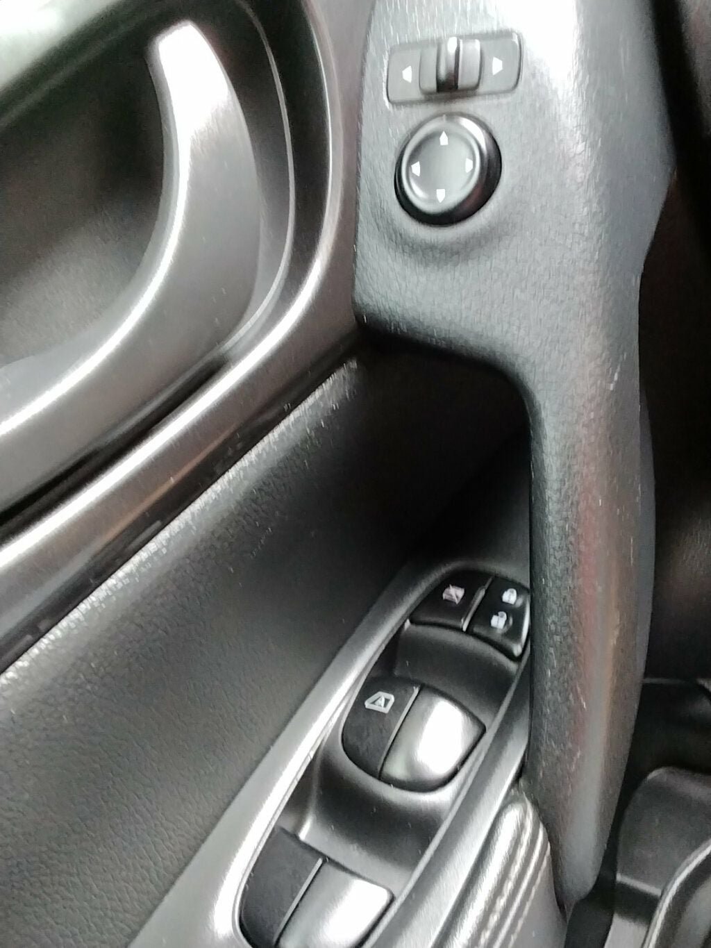 Used 2020 Nissan Rogue S AWD/4WD image 21