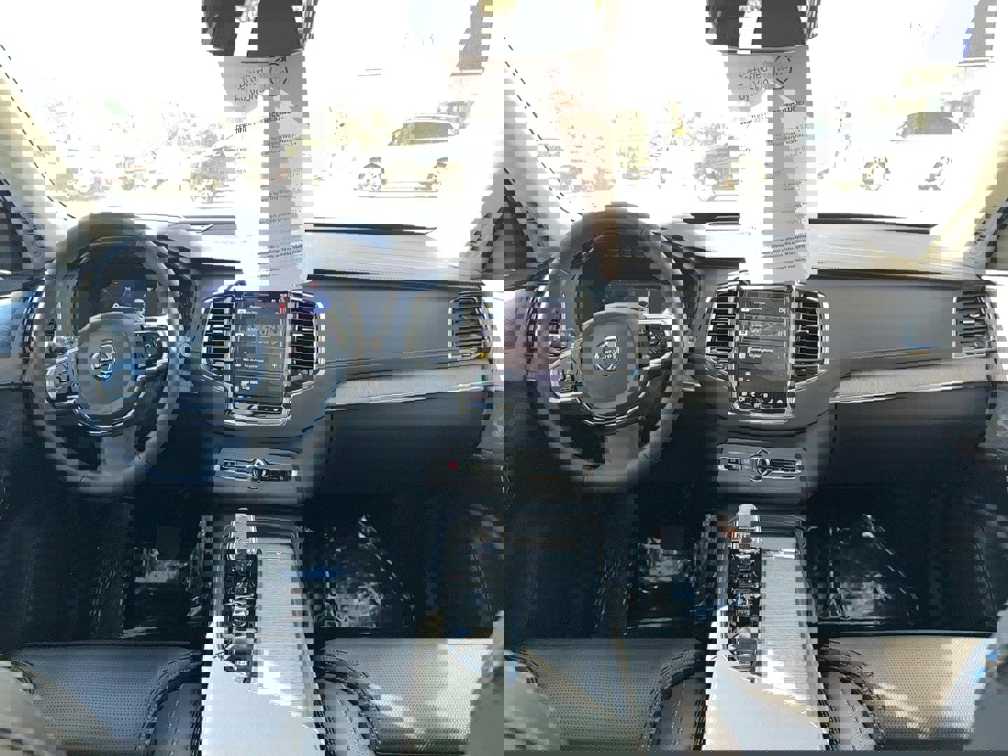 Certified 2023 Volvo XC90 B6 Ultimate w/ Lounge Package image 18