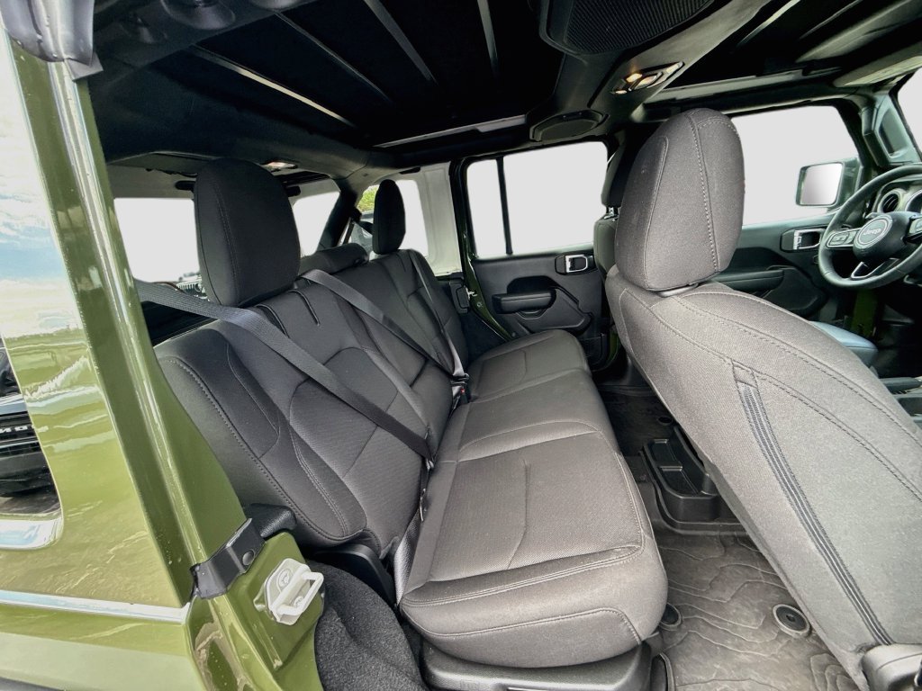 Certified 2023 Jeep Wrangler Unlimited w/ Sun & Screen Package AWD/4WD image 32