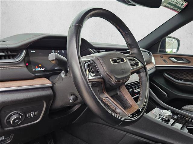 Used 2021 Jeep Grand Cherokee L Summit w/ Luxury Tech Group V image 9
