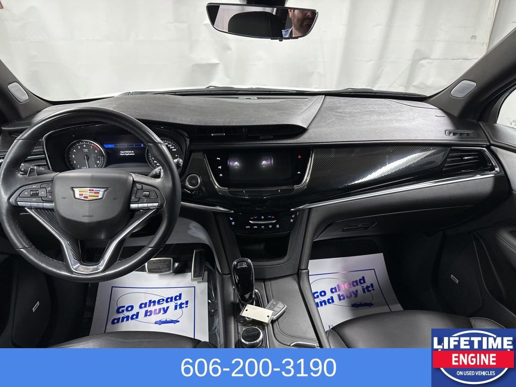 Used 2024 Cadillac XT6 Sport w/ Technology Package image 14