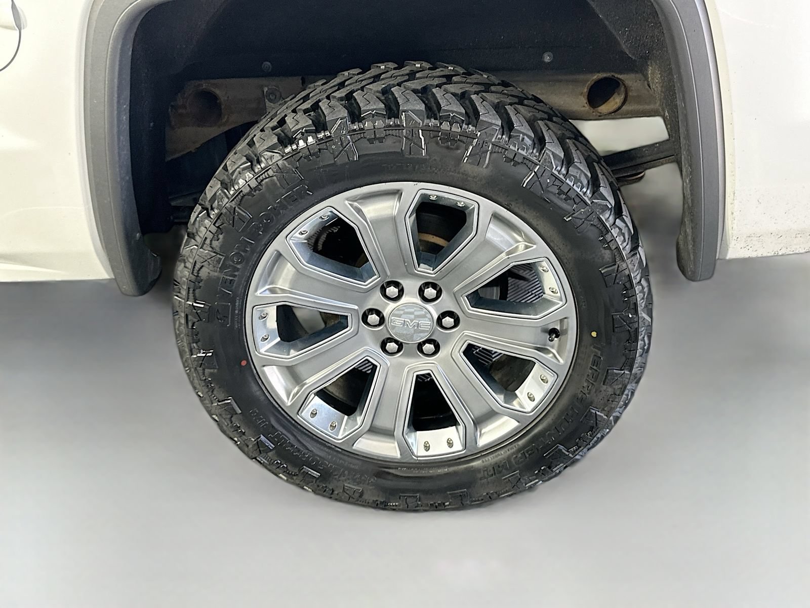 Used 2017 GMC Sierra 1500 Denali w/ Denali Ultimate Package AWD/4WD image 29