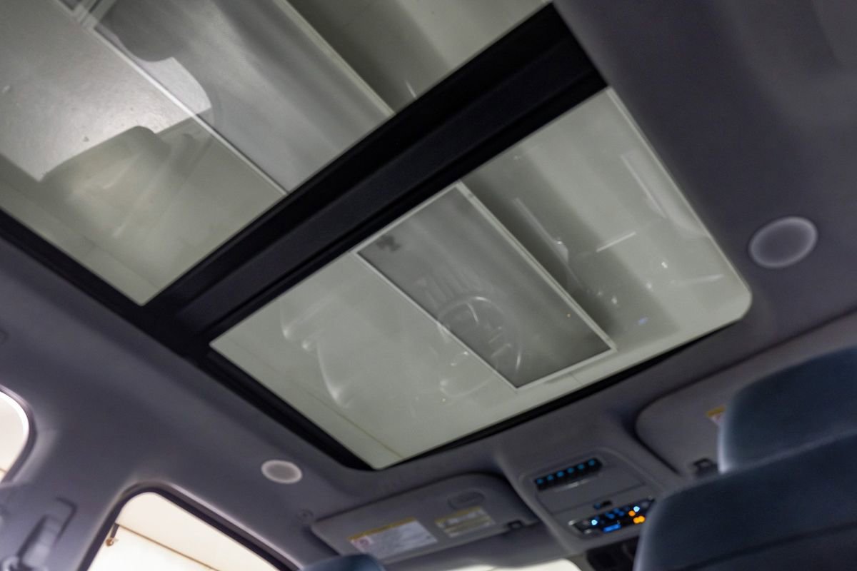 Used 2024 Ford F350 Limited w/ FX4 Off-Road Package image 23