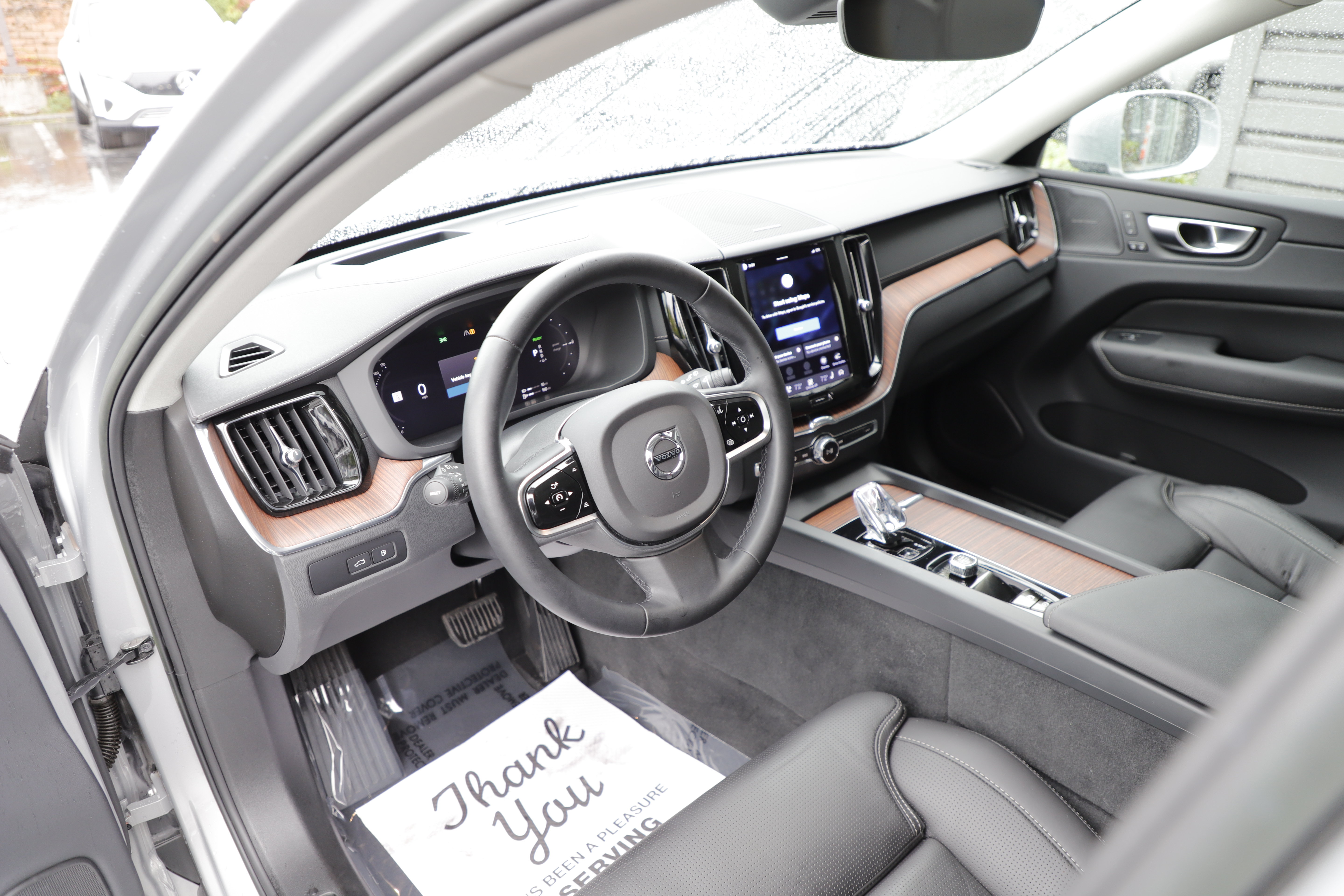Used 2023 Volvo XC60 T8 Ultimate AWD/4WD image 18