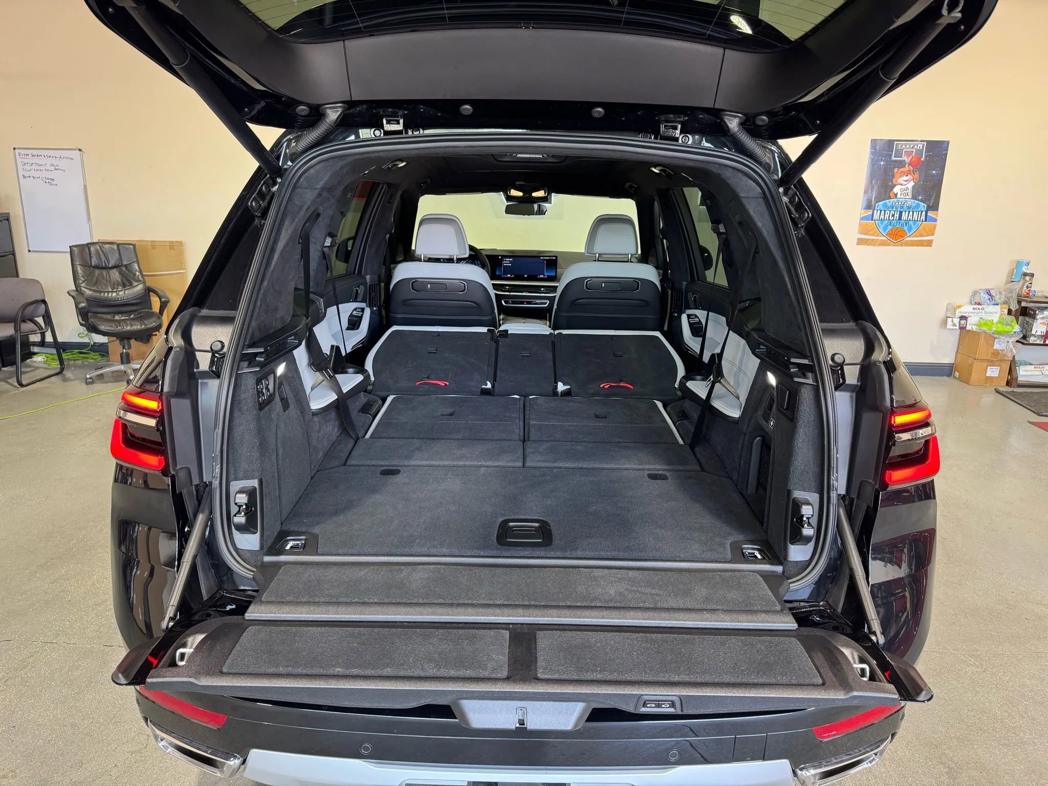 Used 2023 BMW X7 xDrive40i w/ Premium Package image 34