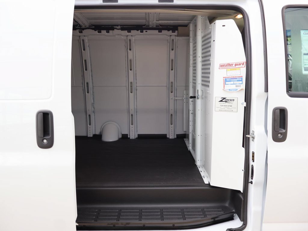 New 2025 GMC Savana 3500 Extended w/ Driver Convenience Package RWD image 26