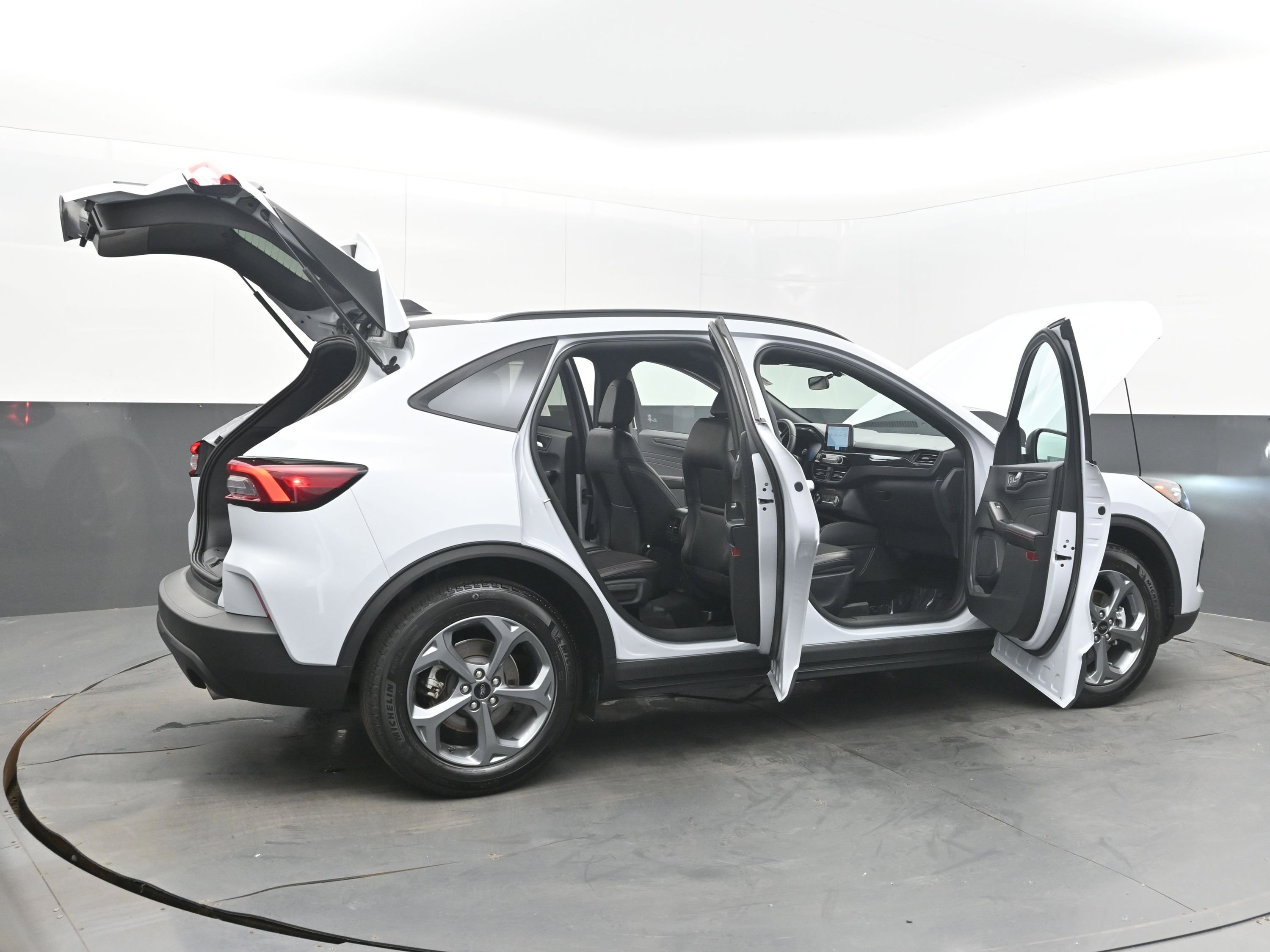 Used 2025 Ford Escape ST-Line image 44