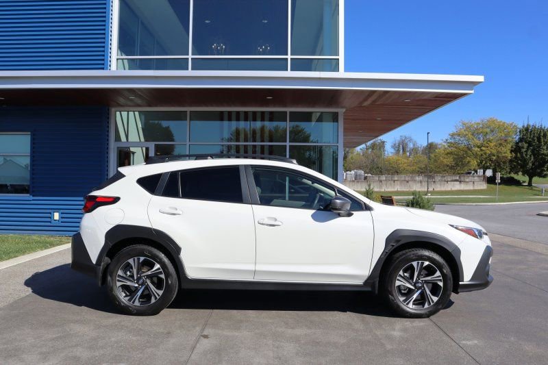 Used 2024 Subaru Crosstrek 2.0i Premium image 2